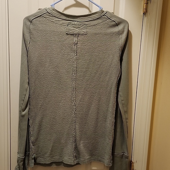 2 Tops Free People Waffle Henleys Size M - Picture 6 of 13